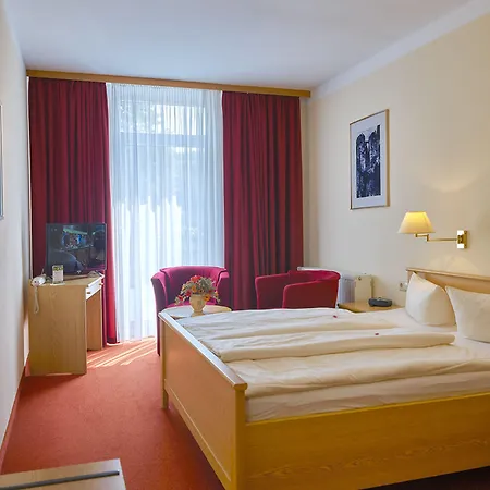 Elbparadies فندق بيرنا