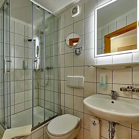 Elbparadies فندق بيرنا